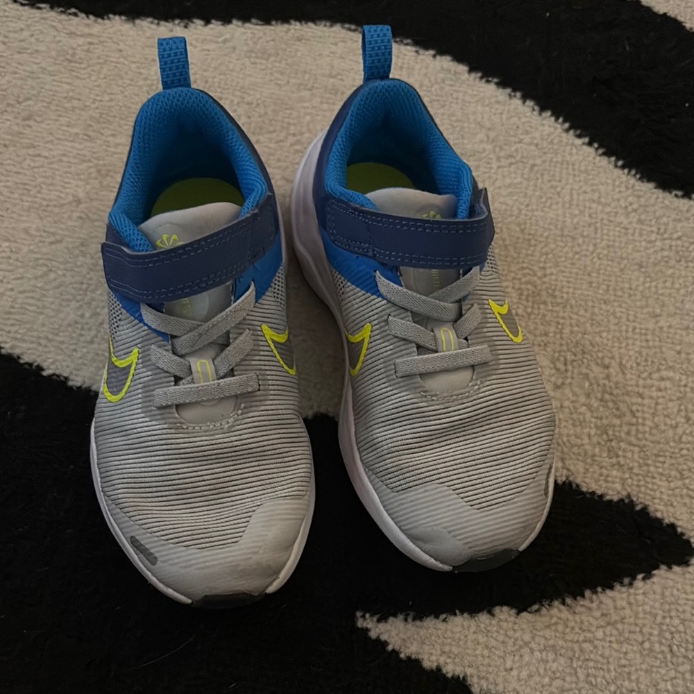 Nike Kids Sneakers in Blue and Gray